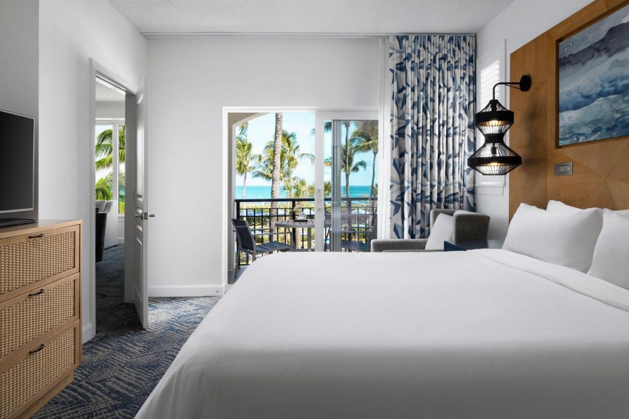 Three-Bedroom Villa Spa Bath Balcony Oceanfront,1402855763:JPEG